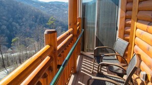 Unclassified image, 5 of 7, button - Cozy 1-bedroom condo in tranquil Gatlinburg with AC and gym (Gatlinburg)