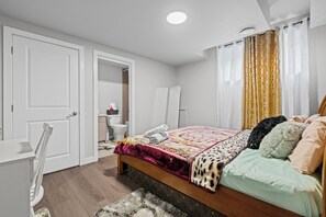 Unclassified image, 5 of 14, button - Beautiful King Size Bedroom BM Unit Close to Downtown Edm,Fast Wifi, Private Ent (Edmonton)