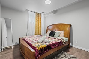 Unclassified image, 2 of 14, button - Beautiful King Size Bedroom BM Unit Close to Downtown Edm,Fast Wifi, Private Ent (Edmonton)