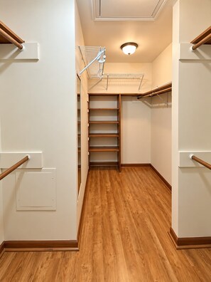 Interior - Large, charming 3-bedroom house with Pool in serene Fairburn (Fairburn)