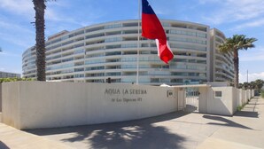 Unclassified image, 2 of 36, button - Oceana Suites Aqua La Serena (La Serena)
