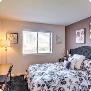 Unclassified image, 2 of 14, button - Zazueta River House-  3-bedroom house in Bullhead City with Pool (Bullhead City)