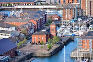 Marina - Marina Sky Penthouse 4BR City Views with parking (Swansea)