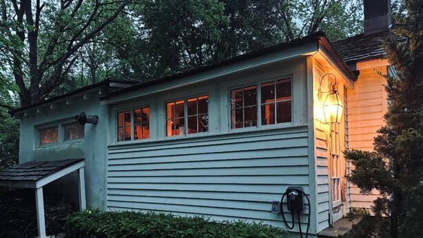 Unclassified image, 1 of 13, button