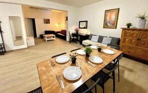 Unclassified image, 4 of 9, button - 5 minutes to the central station,150 square meter apartment, (Antwerpen)