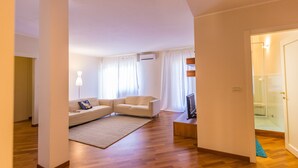 Unclassified image, 3 of 39, button - Vrbo Property (Pescara)
