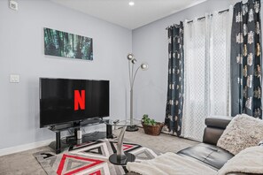 Unclassified image, 5 of 21, button - Luxury 2Bed 2Bath Walking distance to RAH, Stadium,NAIT Kingsway mall, Rogers Pl (Edmonton)
