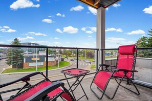 Unclassified image, 4 of 21, button - Luxury 2Bed 2Bath Walking distance to RAH, Stadium,NAIT Kingsway mall, Rogers Pl (Edmonton)