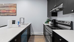 Unclassified image, 2 of 21, button - Luxury 2Bed 2Bath Walking distance to RAH, Stadium,NAIT Kingsway mall, Rogers Pl (Edmonton)