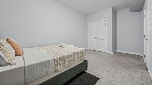 Unclassified image, 1 of 21, button - Luxury 2Bed 2Bath Walking distance to RAH, Stadium,NAIT Kingsway mall, Rogers Pl (Edmonton)
