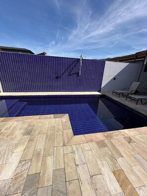 Pool - Luxury Beach House with Heated Pool and 3 Suites - Gated Community (BERTIOGA)