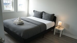 Unclassified image, 2 of 6, button - Charming GTA Retreat| Near Airport and Wonderland (Brampton)
