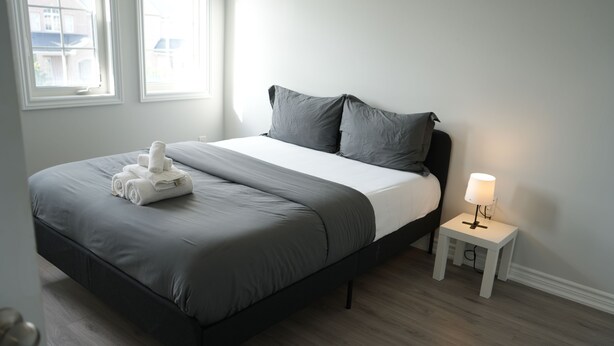 Unclassified image, 1 of 6, button - Charming GTA Retreat| Near Airport and Wonderland (Brampton)