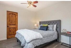 Room - Beautiful 2-bedroom house with AC in charming Santa Barbara (Santa Barbara)