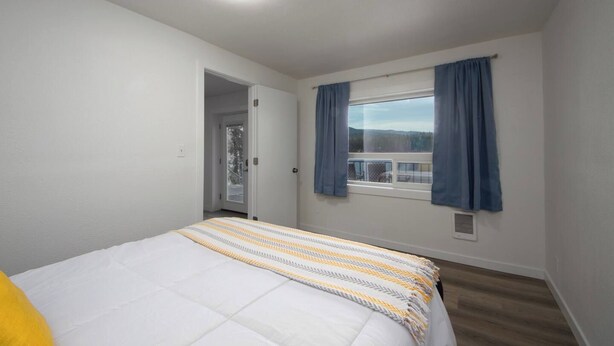 Unclassified image, 1 of 14, button - Sacheen Lakefront -Private Dock- Stunning Views (Newport)