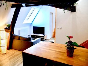 Unclassified image, 5 of 15, button - Vrbo Property (Sens)
