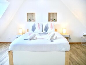 Unclassified image, 2 of 15, button - Vrbo Property (Sens)