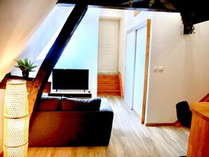 Unclassified image, 4 of 15, button - Vrbo Property (Sens)