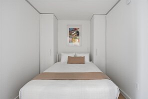 Room - Executive Living with Resort Amenities (Seattle)