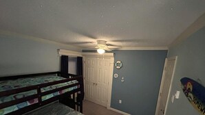 Unclassified image, 4 of 38, button - Wake Up Waterview - 2BR/2Bath Condo w/ Boat Slip - AC, Balcony, Walk to Beach (Ocean City)