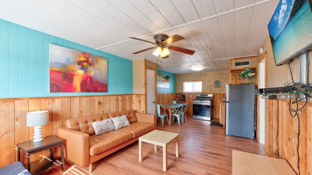Unclassified image, 1 of 30, button - BC2--Sleeps 4 Adults/2 Kids, 1 BR/1 Bath, Walk to Beach, Pool, Hot Tub, Dogs OK! (Port Aransas)