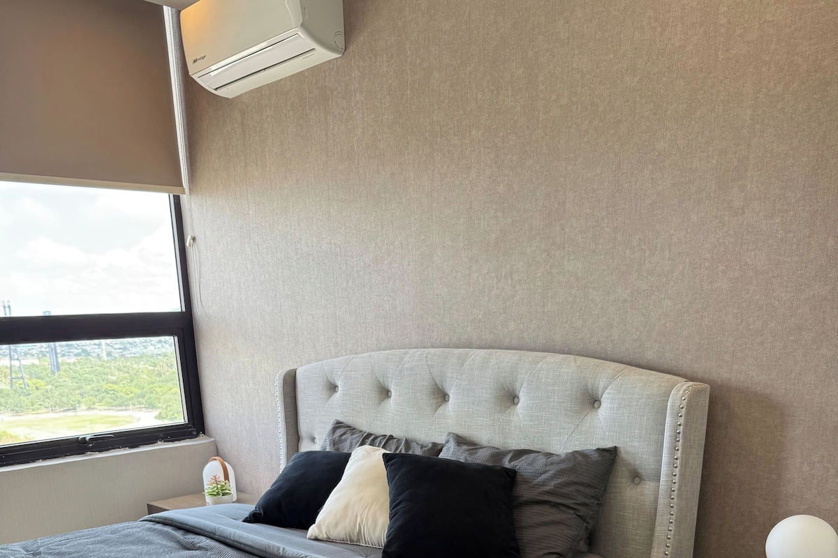 In-room safe, iron/ironing board, WiFi (free)