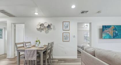 Modern & Cozy 2BR Retreat Near Claremont Colleges