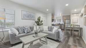 Unclassified image, 5 of 27, button - Modern & Cozy 2BR Retreat Near Claremont Colleges (Claremont)
