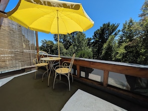 Outdoor dining - Celestial inn (Pucon)
