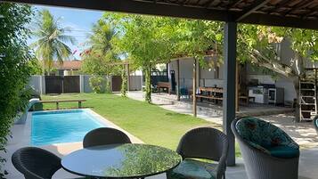 Villa | Outdoor dining