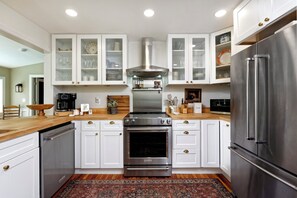 Unclassified image, 5 of 57, button - Hatcher Cottage - a romantic country retreat in the heart of wine & hunt country (Upperville)