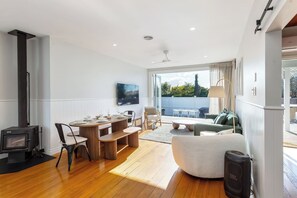 Unclassified image, 5 of 11, button - The Cambridge Road Cottage (Martinborough)