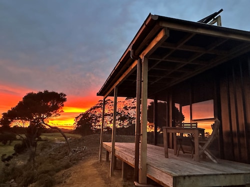 Kiwi Nest with Stunning Water Views