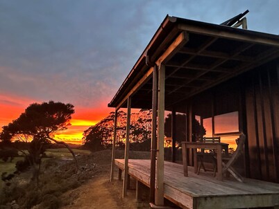 Kiwi Nest with Stunning Water Views