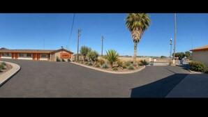 Unclassified image, 2 of 6, button - Motel Ayres (Fresno)