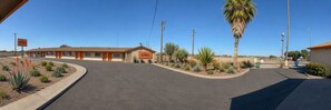 Unclassified image, 2 of 6, button - Motel Ayres (Fresno)