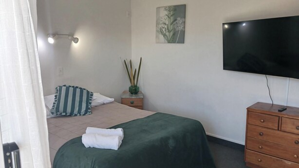 Standard Double or Twin Room, Patio, Courtyard View | WiFi (free) - Sunset court Motel (Napier)