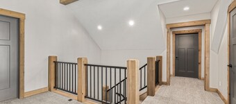 Waterfront Luxury • Sleeps 27 • 35; hot tub, views, family, a spacious retreat!
