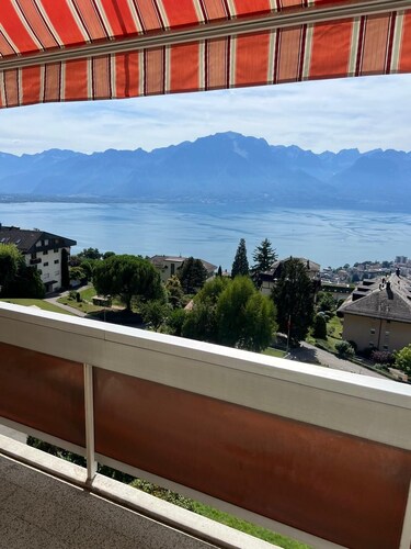 Elegant Montreux Apartment with Panoramic Lake & Mountain Views