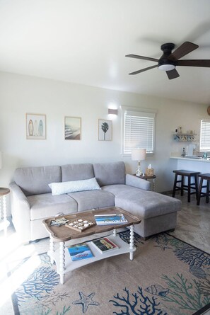 Unclassified image, 4 of 15, button - Kapaa Beachside Getaway - 2 Queens, Full Kitchen, 3 Resort Pools (Kapaʻa)