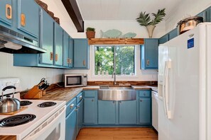 Private kitchen - Nature's Canopy Over Looking Center Hill Lake (Sparta)