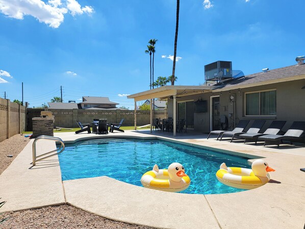 Unclassified image, 1 of 29, button - 3Br 2Ba Oasis with Pool, Hot Tub & Built-in BBQ near Old Town Scottsdale (Scottsdale)