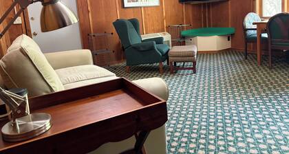 Perfect location to explore Voyageurs National Park-private bath, A/C, kitchen!