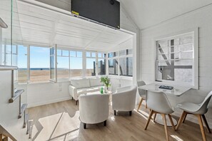 Unclassified image, 4 of 19, button - Newly Built On the Beach Studio Loft with Views (Santa Monica)