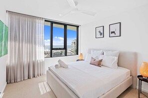 Room - Luxe Oceanview Apartment in Palm Beach (Gold Coast)