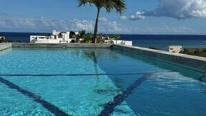 Unclassified image, 2 of 37, button - 3BR Penthouse with Private Rooftop Pool - 200m to Beach and 5th Ave (Playa del Carmen)