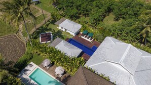 Unclassified image, 2 of 10, button - Wellness Bisous (Bali)