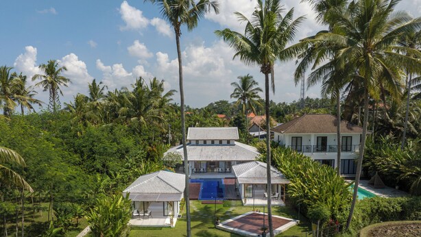 Unclassified image, 1 of 10, button - Wellness Bisous (Bali)