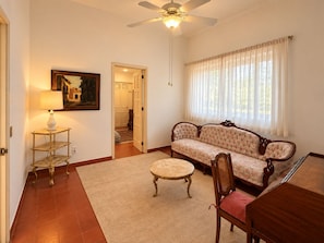 Living area - Casa Carlota with Pool & Garden (Cuernavaca)