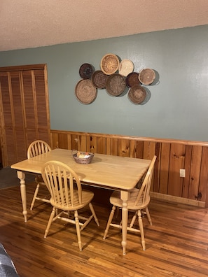 Unclassified image, 5 of 13, button - Cozy 3-bedroom home in welcoming Robbinsville, NC. (Robbinsville)